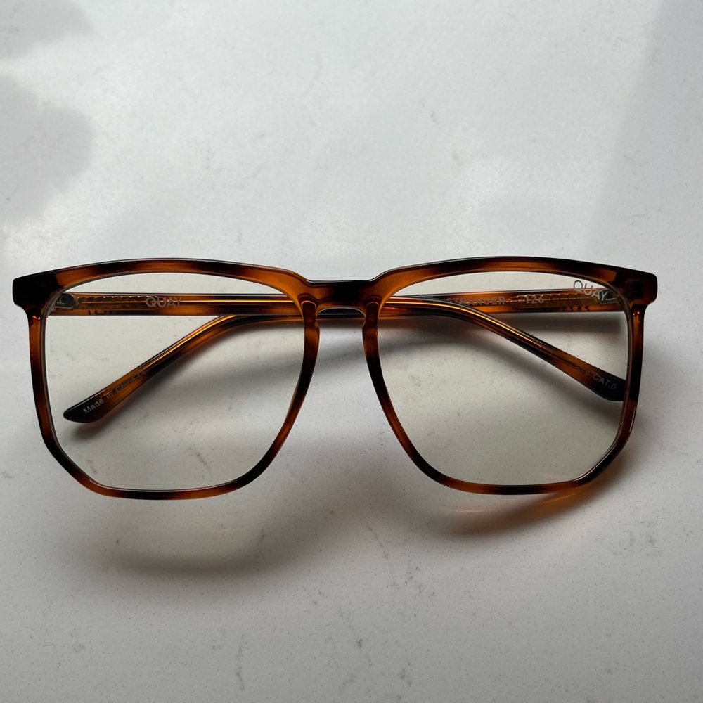 Quay Australia Blue Light Glasses color Tortoise